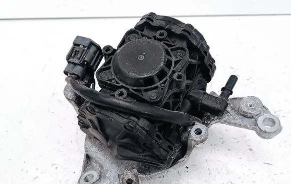 Ford Fusion II Vacuum pump DG982A451AC DG982A451A