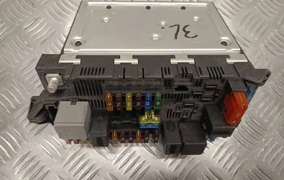 Mercedes-Benz CLS C219 Fuse module 2115457701 20313306