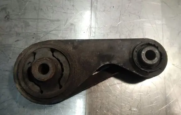 Toyota Prius (XW20) Engine mount bracket 123092103
