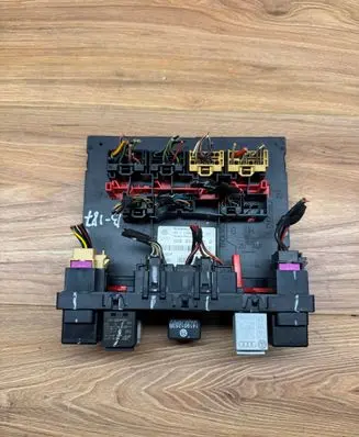 Volkswagen PASSAT B7 Comfort/convenience module 3C0937049D 00176847 F005V00525