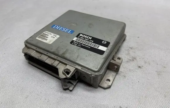 BMW 5 E34 Engine control unit/module 2244771 0281001175