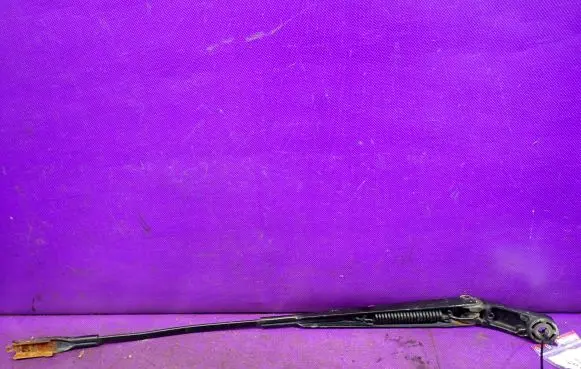Opel Zafira B Front wiper blade arm 13145563