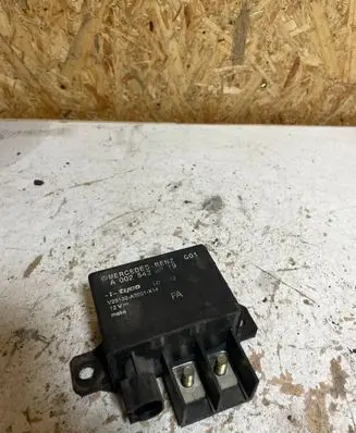 Mercedes-Benz E W211 Charging relay A0025423819 23132A2001X14