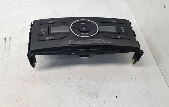 Toyota Auris 150 Climate control unit 5590002350