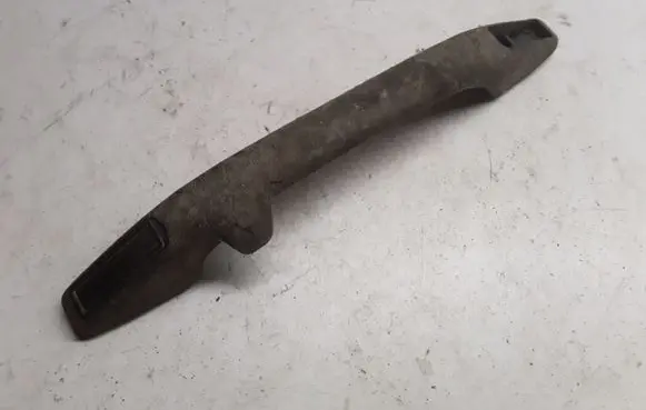 Volkswagen PASSAT Rear interior roof grab handle 321857607B