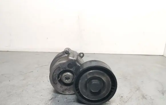 Alfa Romeo Giulietta Generator/alternator belt tensioner 55215811