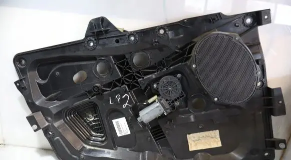 Ford Fiesta Front window lifting mechanism without motor