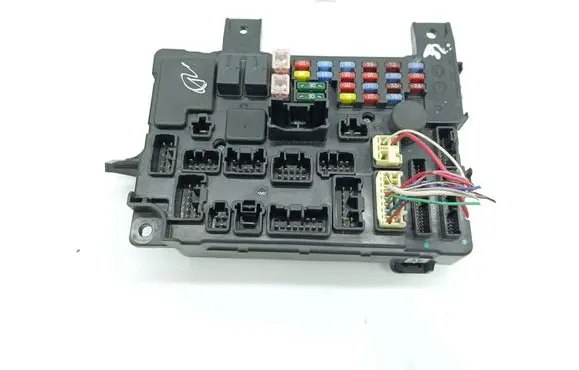 Mitsubishi Outlander Fuse module 8637A882