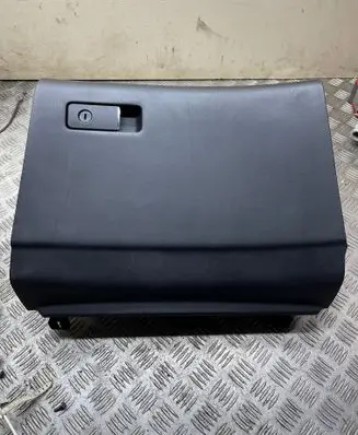 Infiniti M30 Glove box 