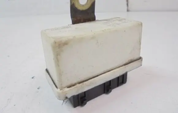Fiat Siena Fuel pump relay 240113