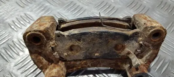 KIA Carens I Rear brake caliper