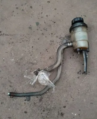 KIA Sorento Power steering fluid tank/reservoir