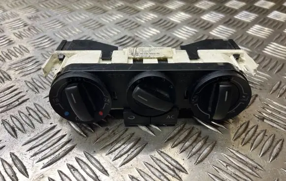 Volkswagen Polo IV 9N3 Climate control unit 6Q0819445