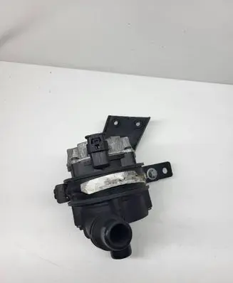 Mercedes-Benz E W238 Water pump A2535010920