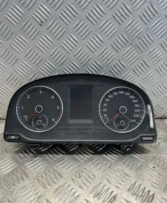 Volkswagen Touran II Speedometer (instrument cluster) 1t0920871d