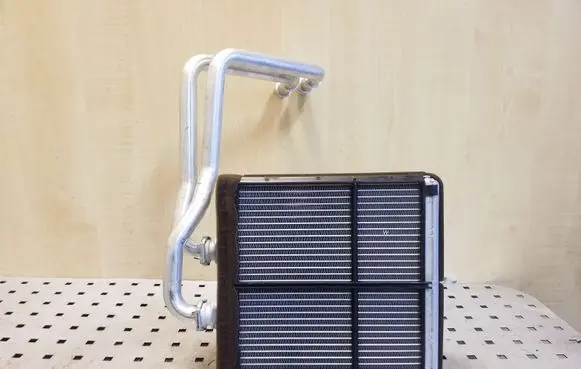 A/C cooling radiator (condenser)