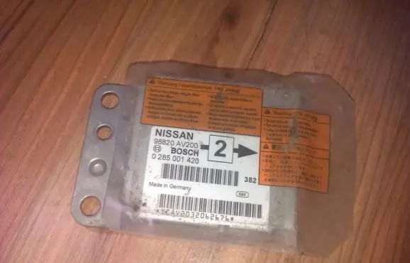 Nissan Primera Airbag control unit/module 98820av200