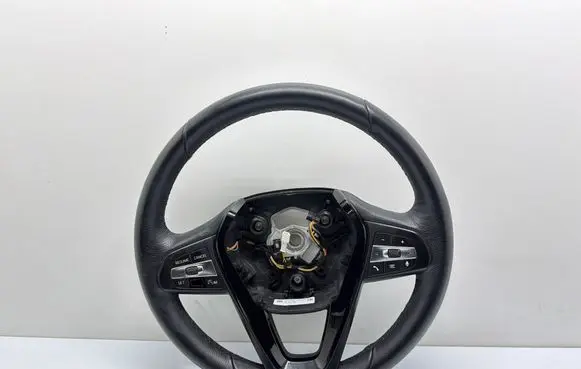 BMW 1 F40 Steering wheel 82680095