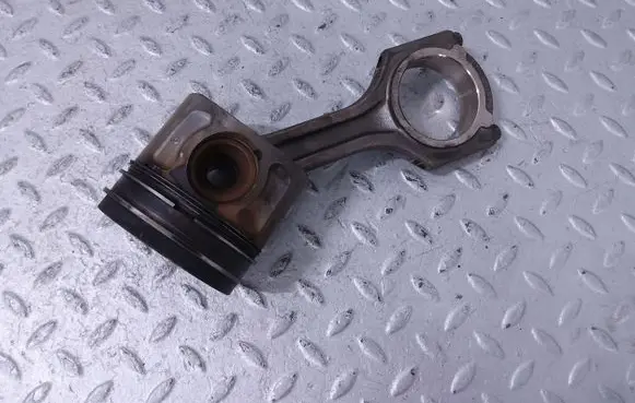 KIA Sorento Piston with connecting rod 235102F100 234102F975
