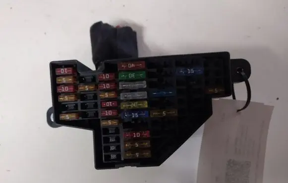 Volkswagen Golf V Fuse module 1K2941824