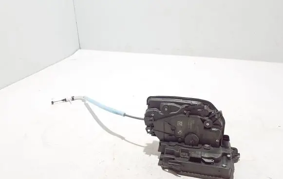 BMW X3 G01 Front door lock 9492091