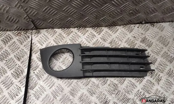 Audi A6 S6 C5 4B Front fog light trim/grill 4B0807682