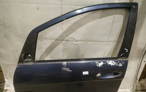 Mercedes-Benz A W169 Front door melynos