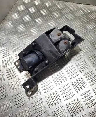 Headlight washer spray nozzle