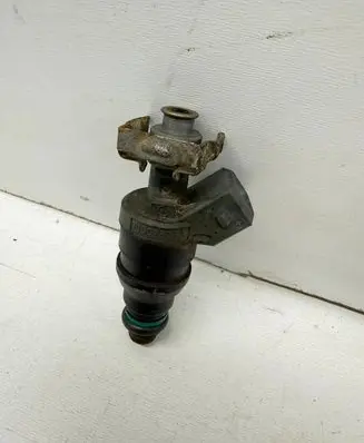 Mercedes-Benz E W124 Fuel injector A0000787323 0000787323 BOSCH