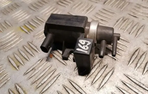 Mercedes-Benz A W169 Turbo solenoid valve 0051535528