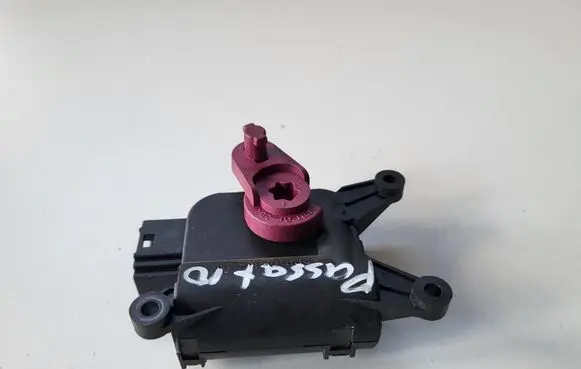 Volkswagen PASSAT B7 A/C air flow flap actuator/motor 