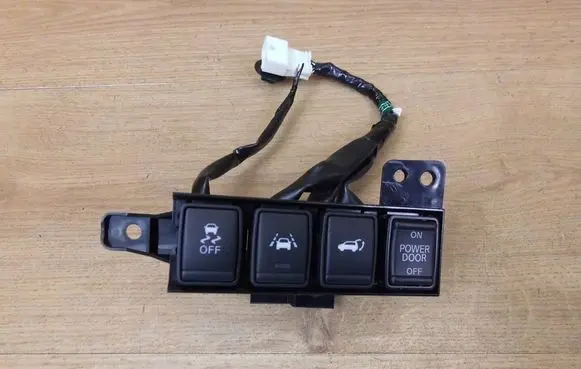 Nissan X-Trail T32 A set of switches 
