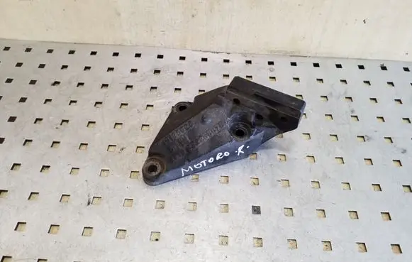 Opel Zafira B Engine mounting bracket 13125628