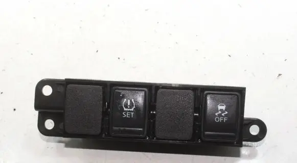 Nissan Juke I F15 A set of switches 681RVBV80A