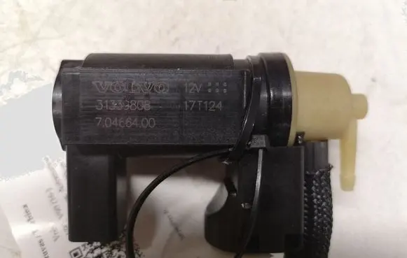 Volvo S90, V90 Turbo solenoid valve 31339808 70466400