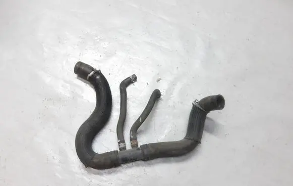 Engine coolant pipe/hose