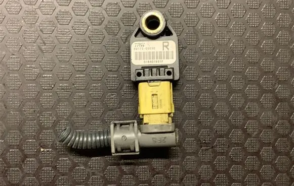 Toyota Avensis T250 Airbag deployment crash/impact sensor 8917305030 016401931F