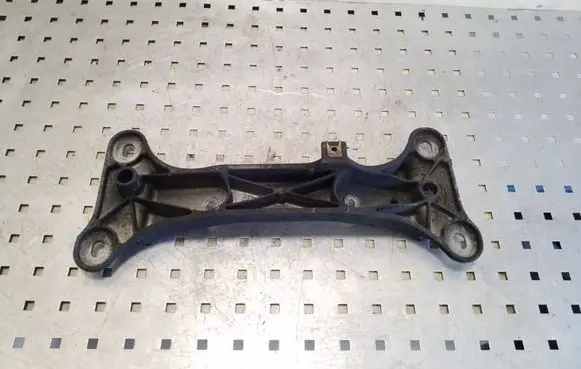 Gearbox mounting bracket