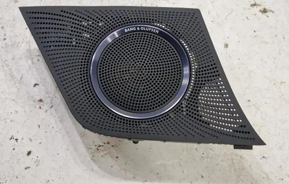 Side speaker trim/cover