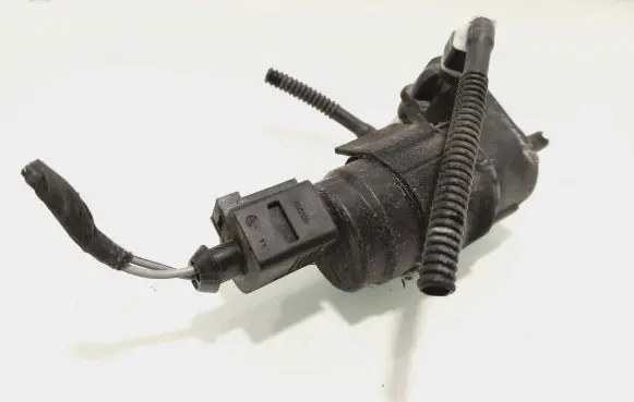 Audi A4 S4 B8 8K Windscreen/windshield washer pump 8K9955647