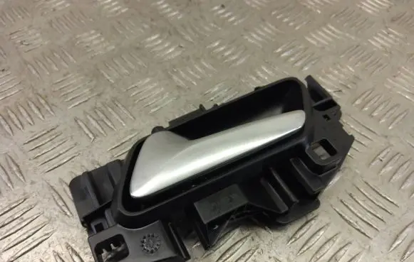 Opel Mokka X Rear door interior handle 98201563W