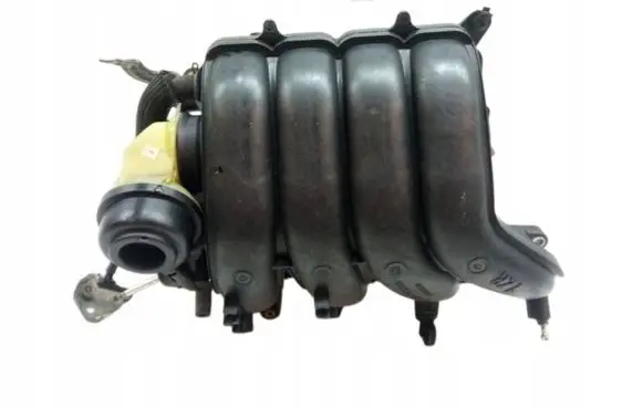 Toyota Avensis T270 Air intake duct part 1028189S01