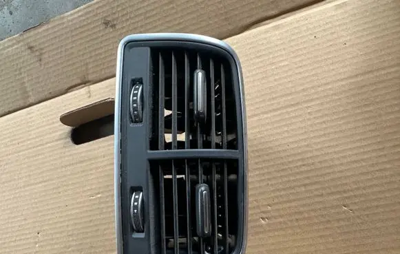 Audi A6 S6 C7 4G Rear air vent grill 4G0819203 9076000
