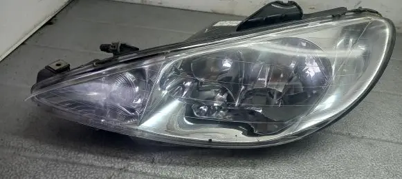 Peugeot 206 CC Front reflector 