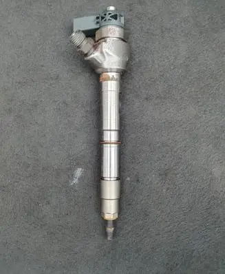 Audi A4 S4 B9 Fuel injector 04L130277AE