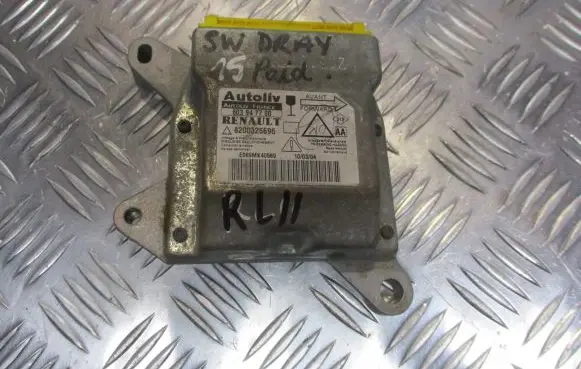 Renault Laguna II Airbag control unit/module 8200325696