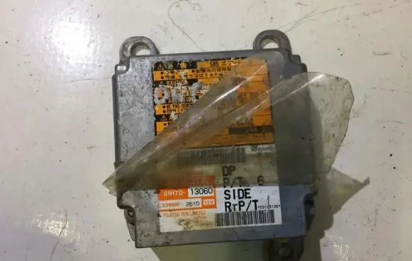 Toyota Corolla Verso E110 Airbag control unit/module 8917013060