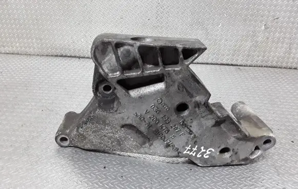 Skoda Octavia Mk2 (1Z) Engine mounting bracket 03G199207F
