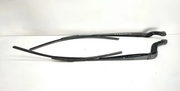 Land Rover Discovery 3 - LR3 Windshield/front glass wiper blade DKB500050 DKB500070