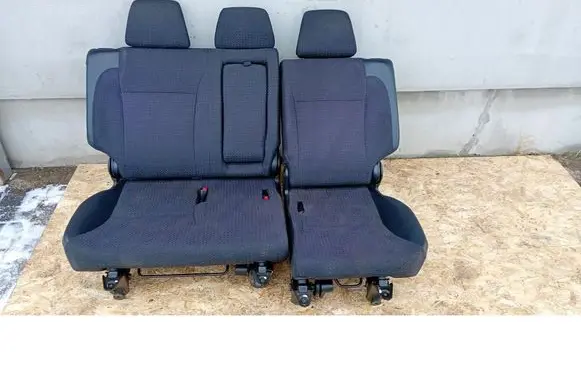 Honda CR-V Second row seats 